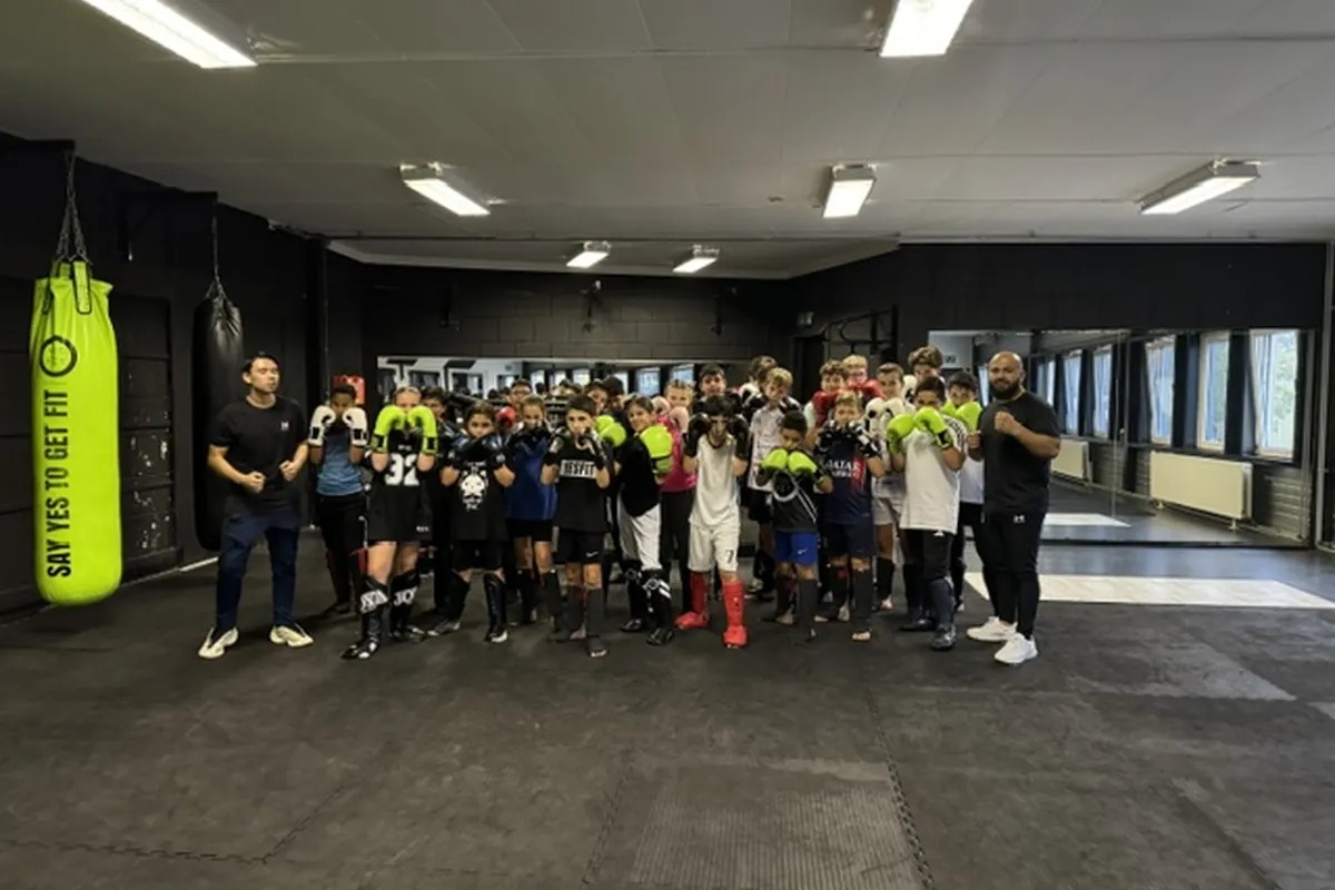 De jeugdgroep na de training bij YESFIT Apeldoorn